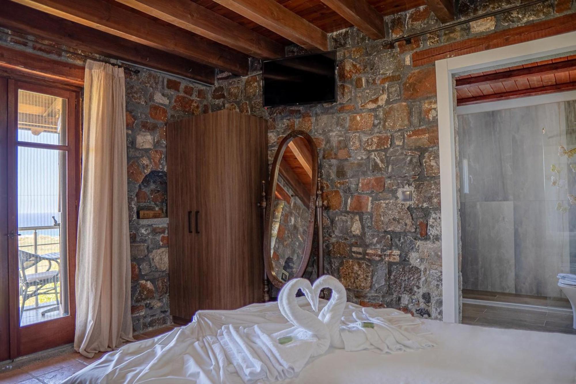 Iris Stone Built Villa Milatos Exterior foto