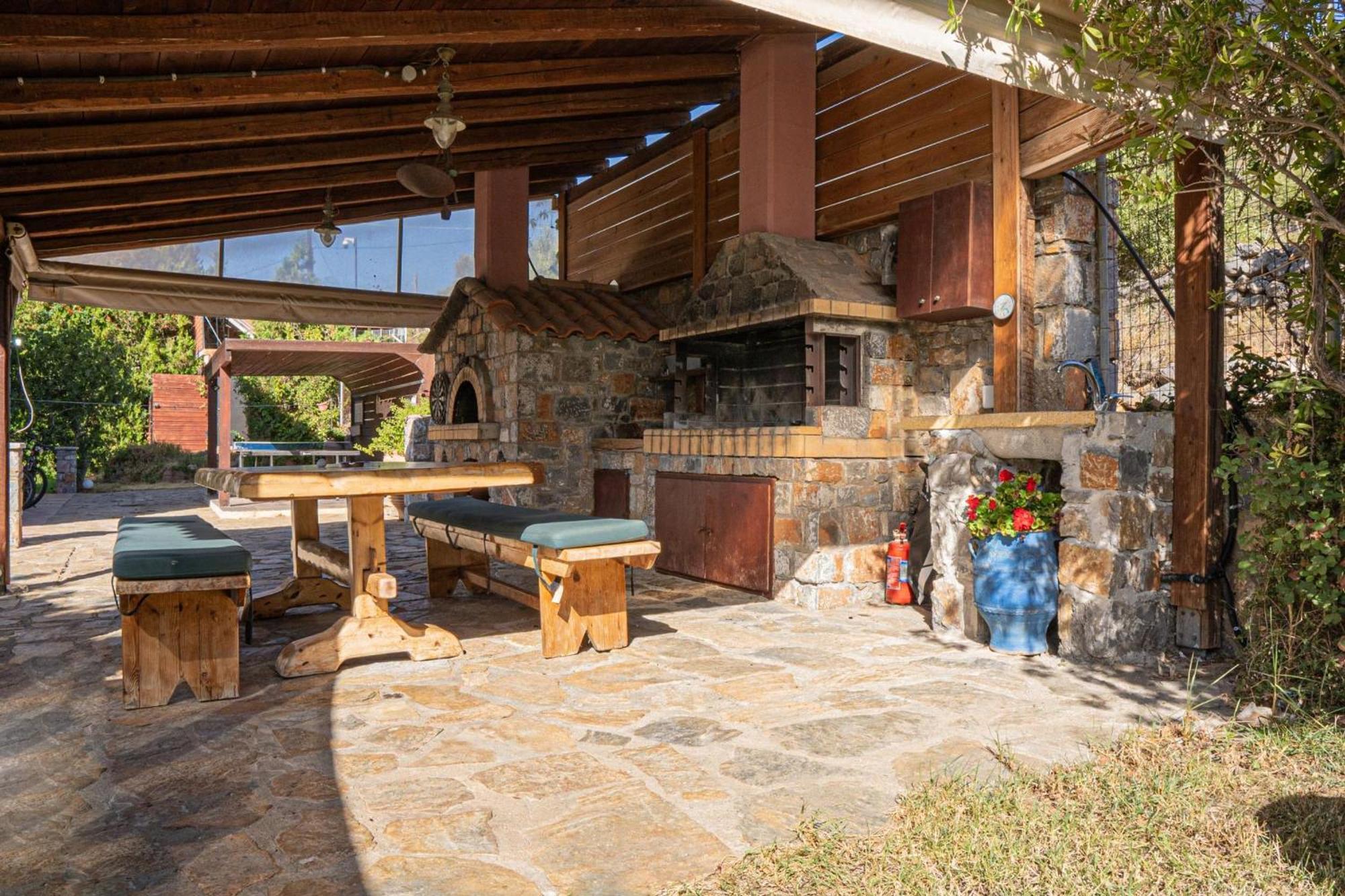 Iris Stone Built Villa Milatos Exterior foto