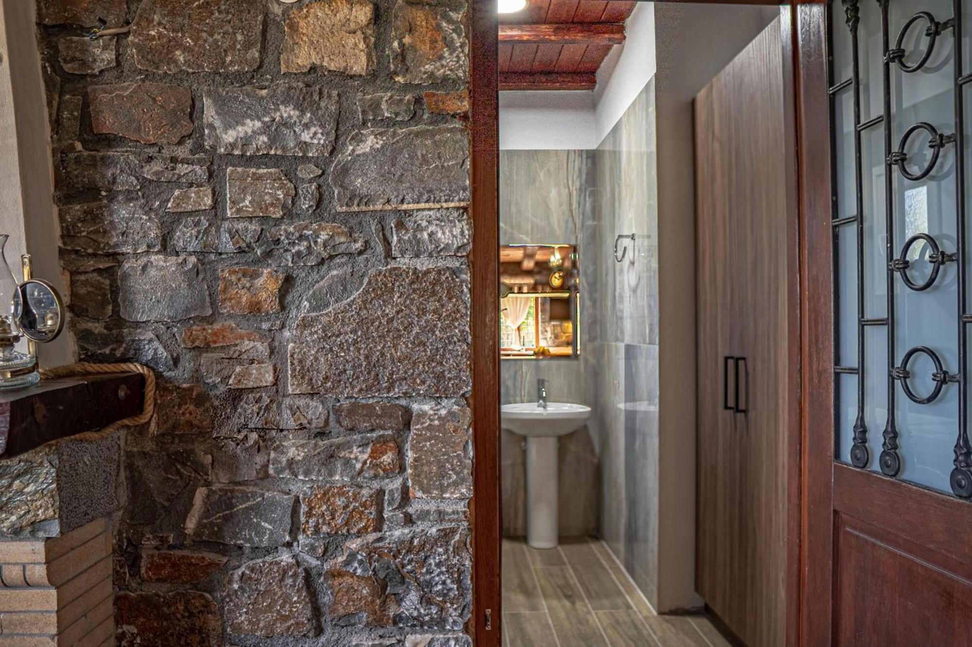 Iris Stone Built Villa Milatos Exterior foto