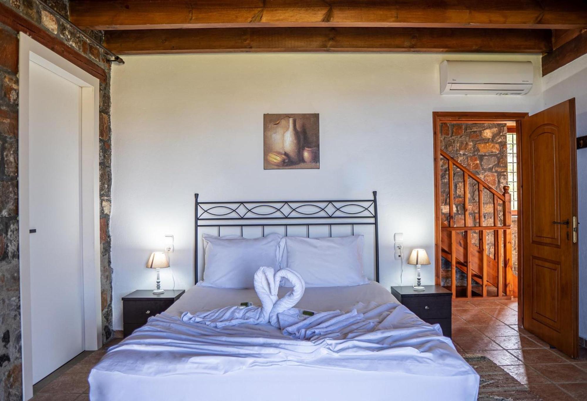 Iris Stone Built Villa Milatos Exterior foto